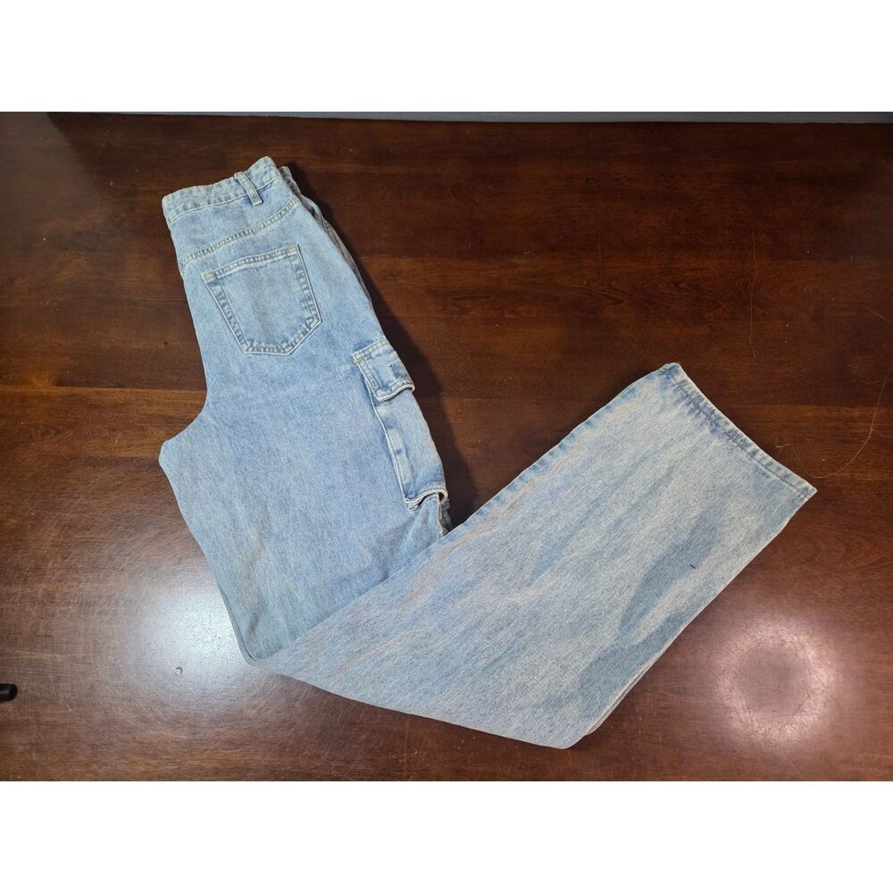 Boohoo Blue Women’s Cargo Jeans Light Wash Denim Size 2 Utility Pockets Y2K
